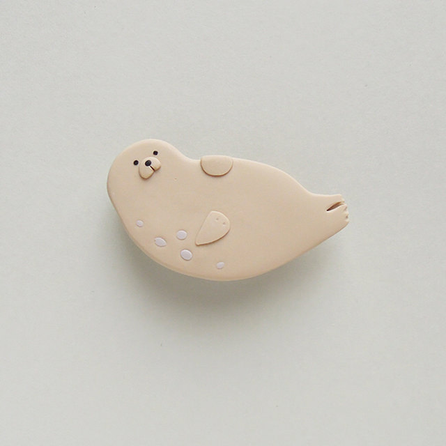 SHIKKA ゴマフアザラシ ブローチ